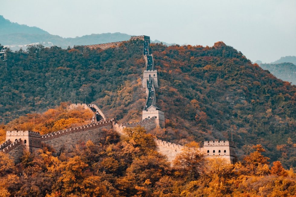 exploring-the-ancient-ruins-of-the-great-wall-of-china-world-heritage