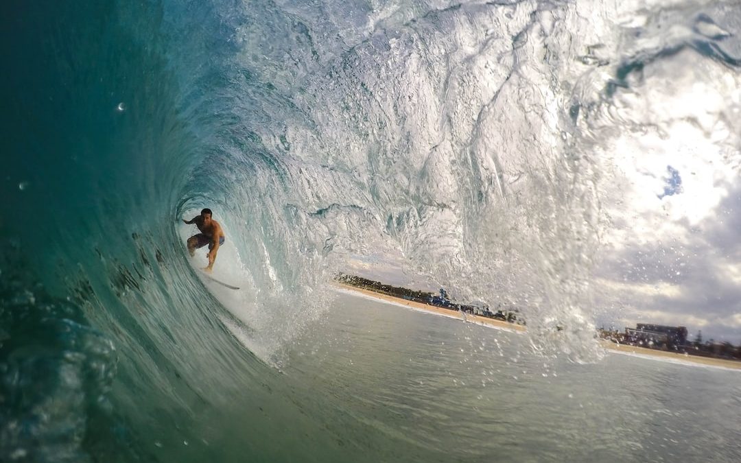 man surfing during daytime