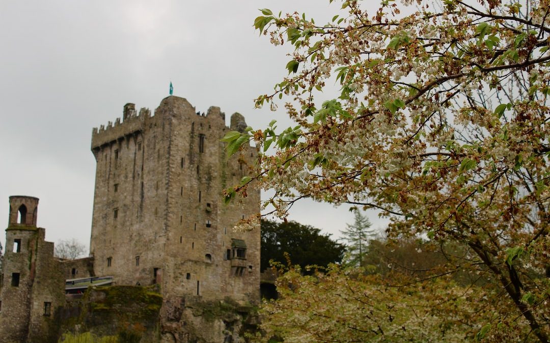 “10 Must-See Places in Ireland: A Guide to the Emerald Isle”