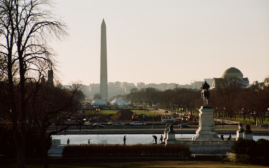 a view of the washington monument and the washington monument