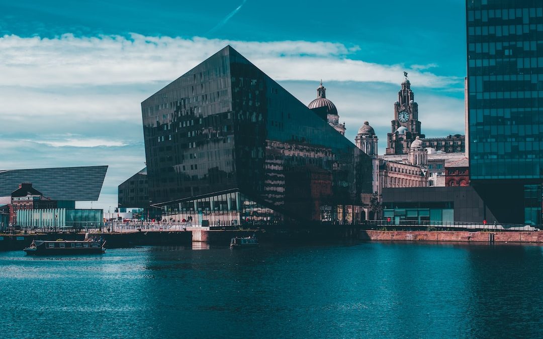 building near bodies of water at daytime