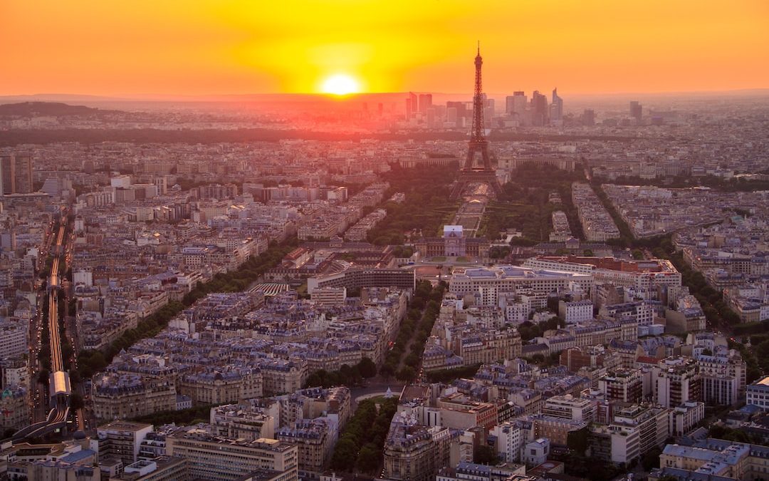 aerial photo of Eiffel tower during goldentime