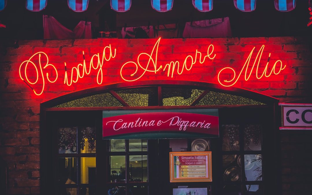 Bisdga Amore Mio neon store sign