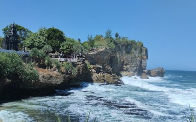 “The Best Beaches in Uluwatu: Exploring the Indonesian Oasis”
